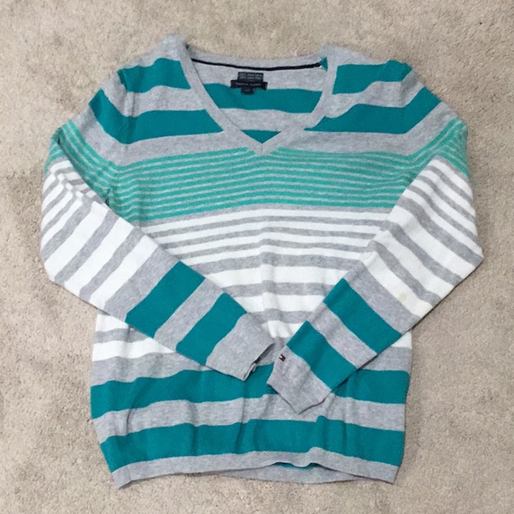 Beautiful Tommy Hilfiger sweater